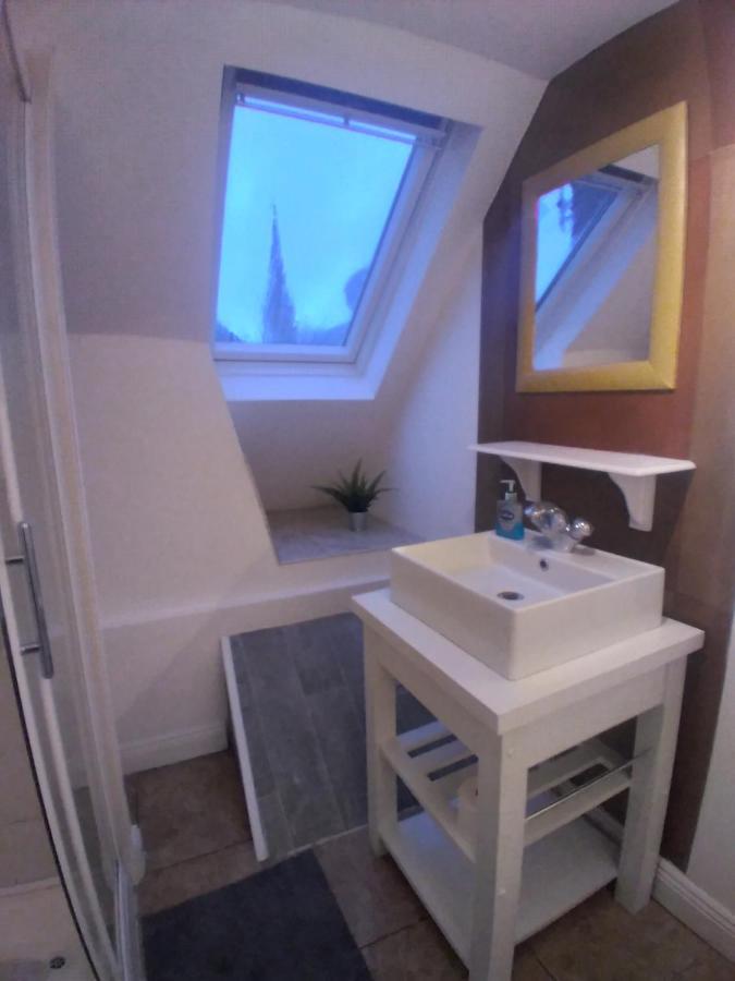 Up Stairs Double Apartment Innishannon Mariners Rest Корк Екстериор снимка